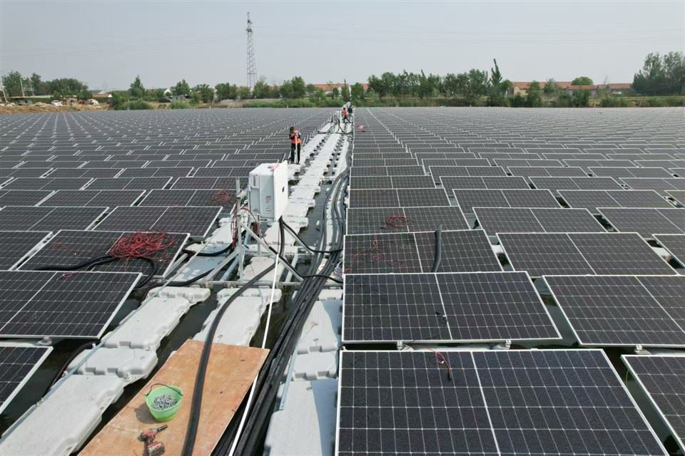 floating solar solutions_